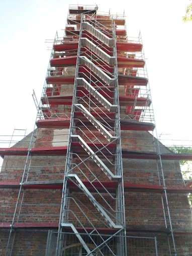 Turmgerüst mit Treppenaufgang